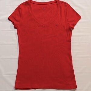 Tommy Hilfiger Women’s Red VNeck Short Sleeve T-Shirt. Size S